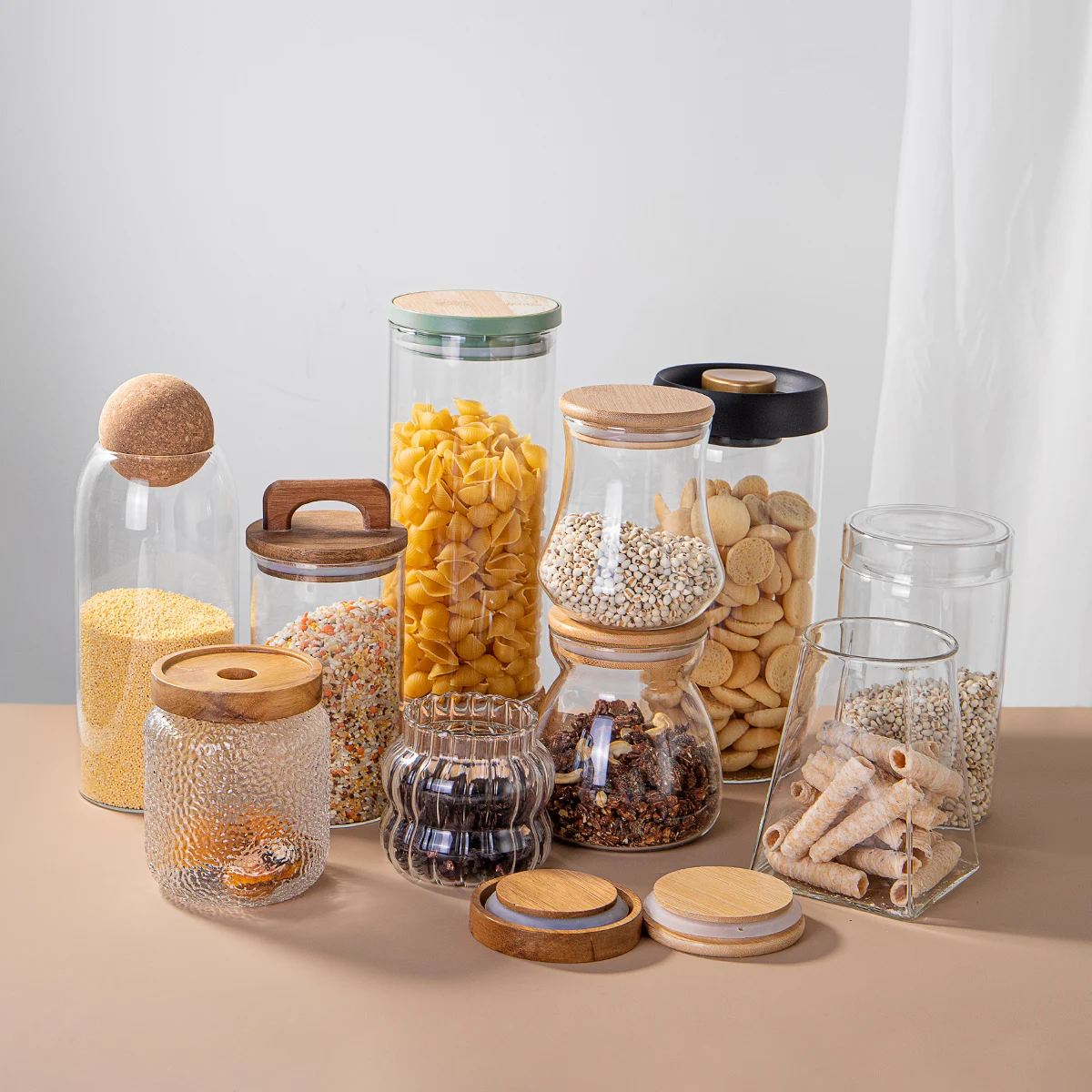 Wholesale Custom High Borosilicate Glass Sealed Tank Acacia Wooden Lid Tea Canister Transparent Storage Tank/Jar Candy Jar