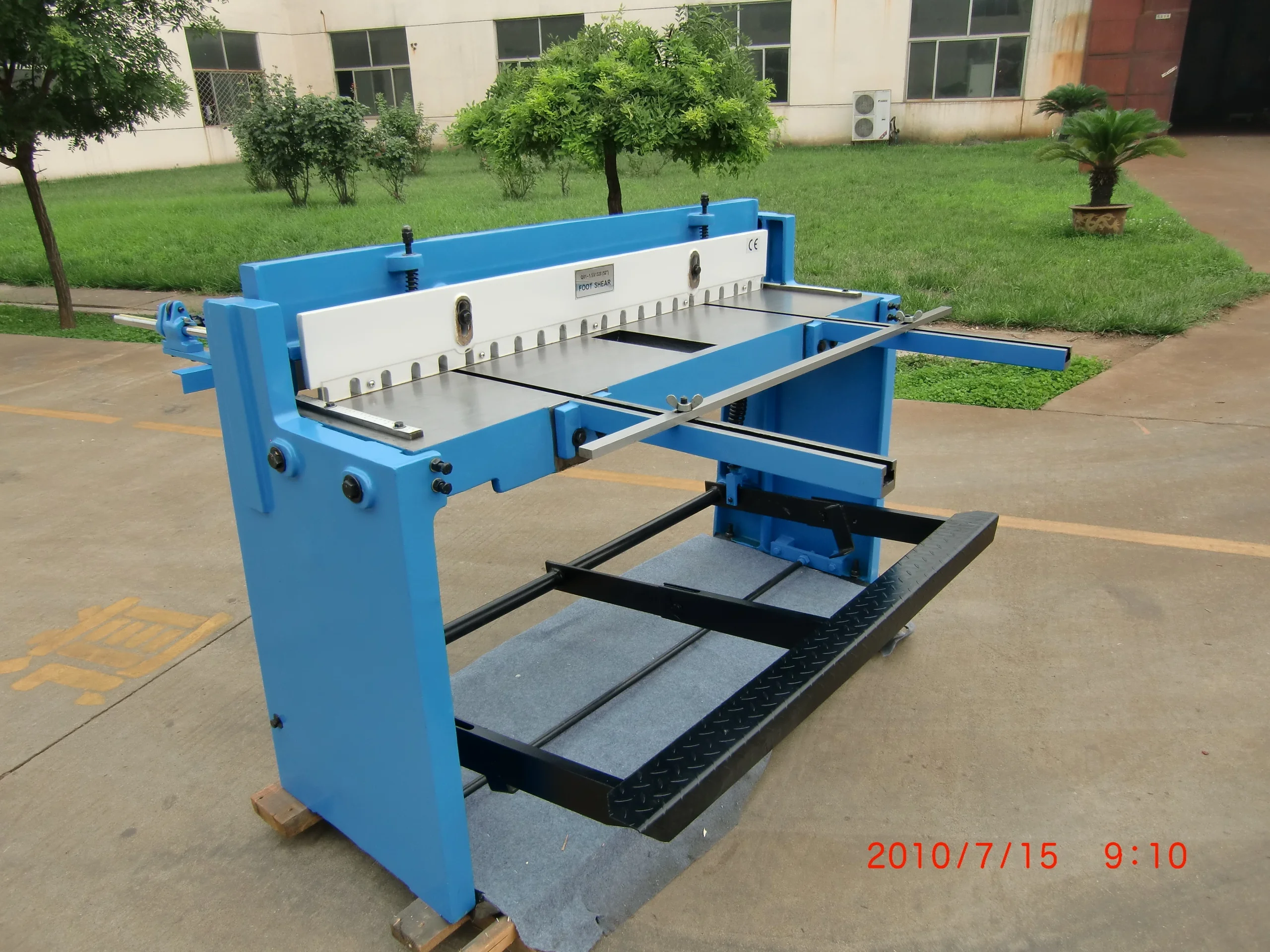 Q01-1.5x1320 Heavy Duty Manual Shear, 52 inch foot shear