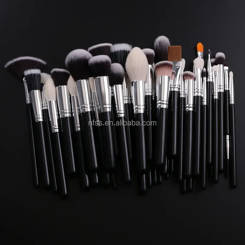 Private Label Eco Friendly Professional Black Brush Sets Original Synthetic 40 32 Pcs Powder Paint Granule Eye Makeup Brush Set