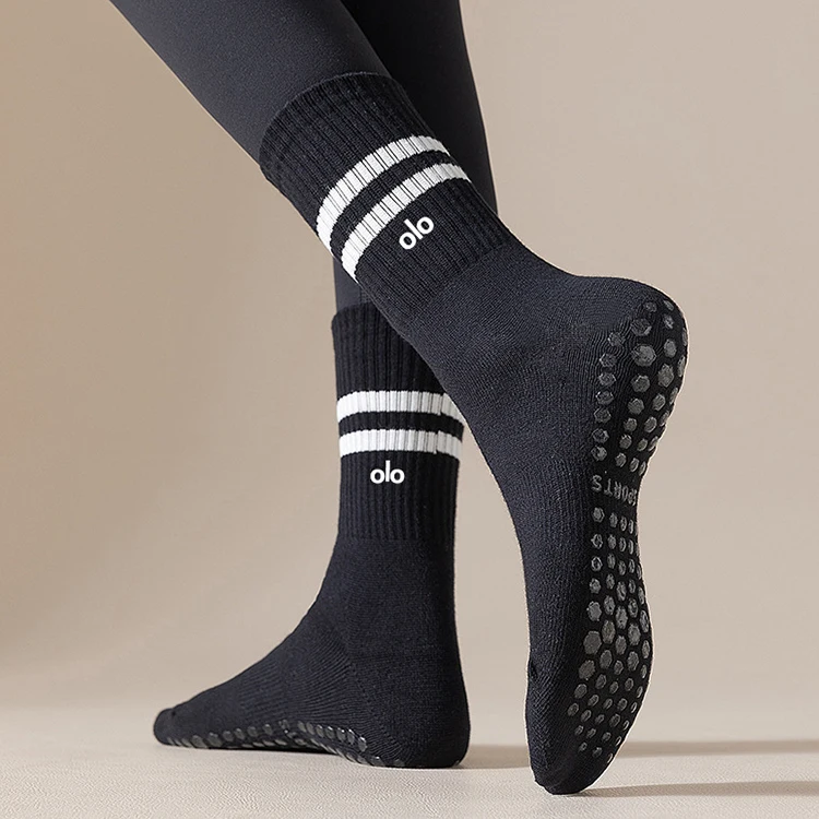 al o  High Quality Low Moq Custom Logo Solid Socks Custom Colorful Men 100%Cotton Crew Socks