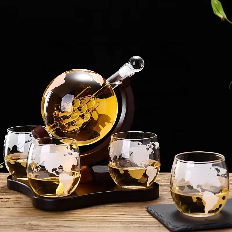 Hot Sale Unique shape HandMade Blown 850ml Glass Whiskey Globe Decanter Set