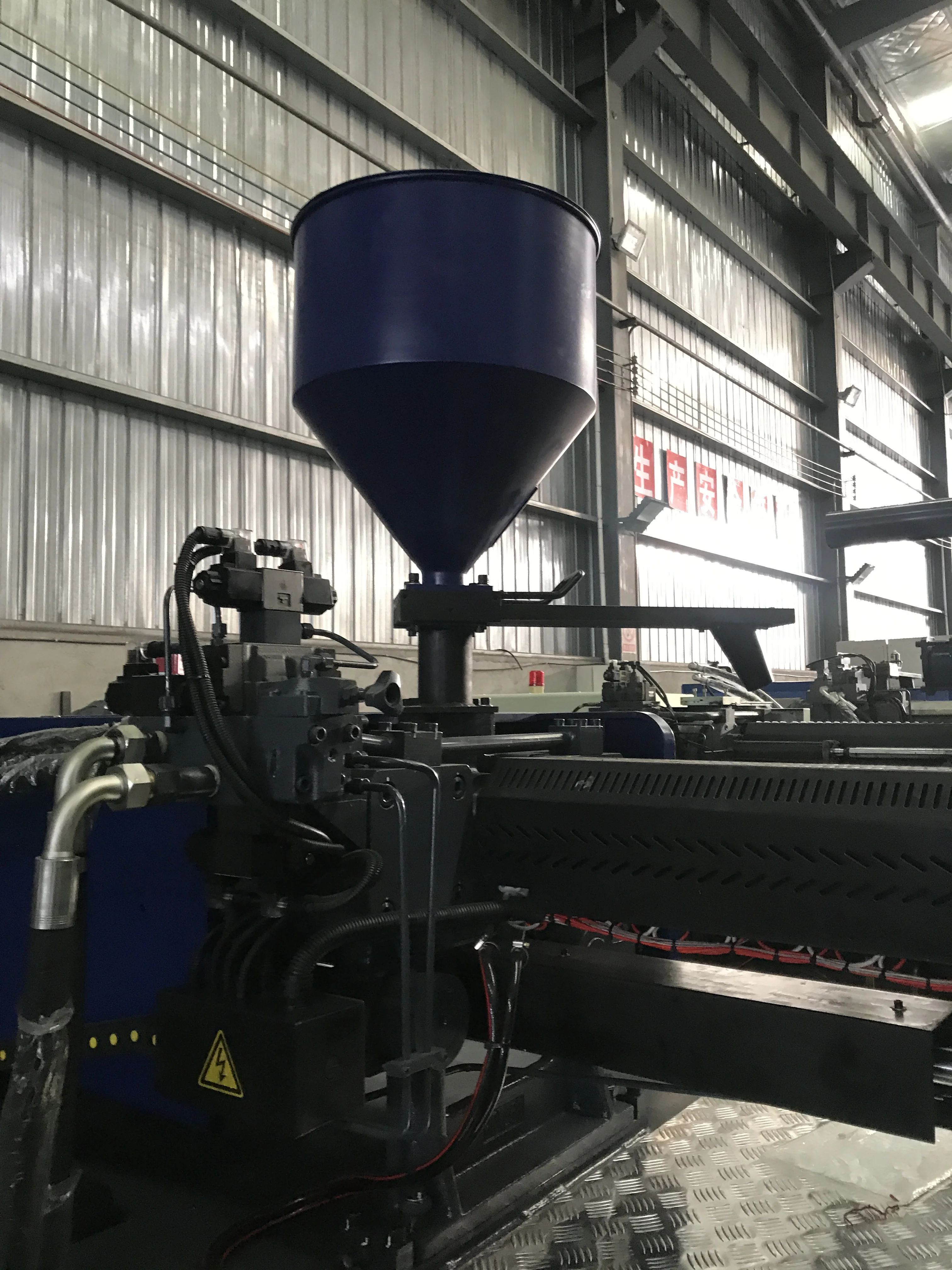 HOY machinery small vertical super master table top plastic tag loop pin taiwan used toyo injection molding machine