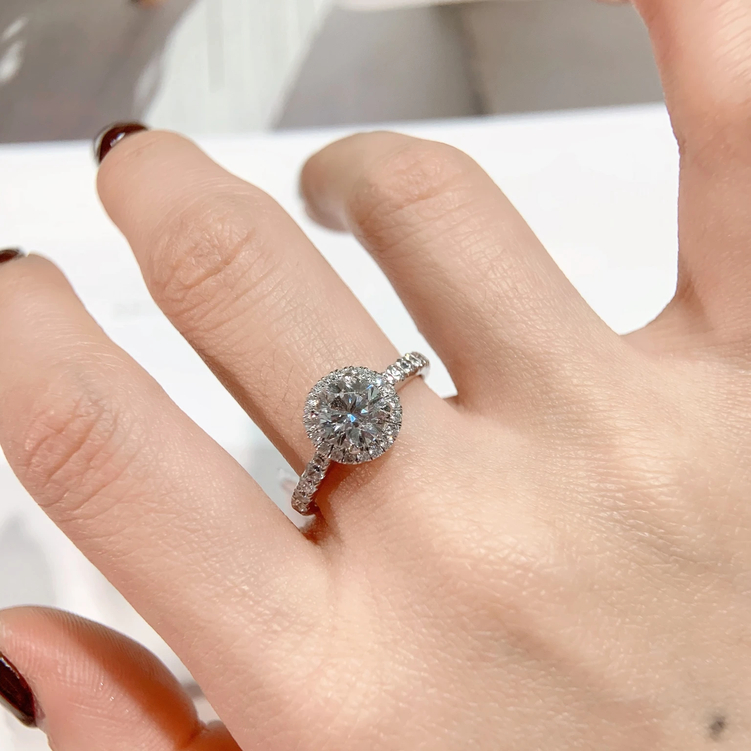 Женское кольцо с