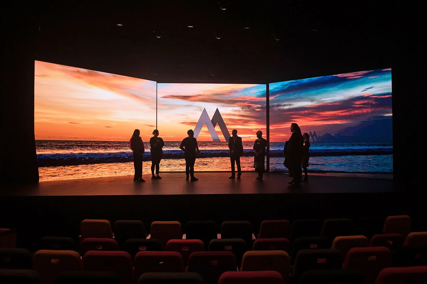 HBY P0.9 P1 P1.2 P1.25 P1.337 P1.5 P1.667 P1.875 P2 Smd внутренний фиксированный небольшой шаг пикселя, супер полноцветный светодиодный дисплей, экран для стен