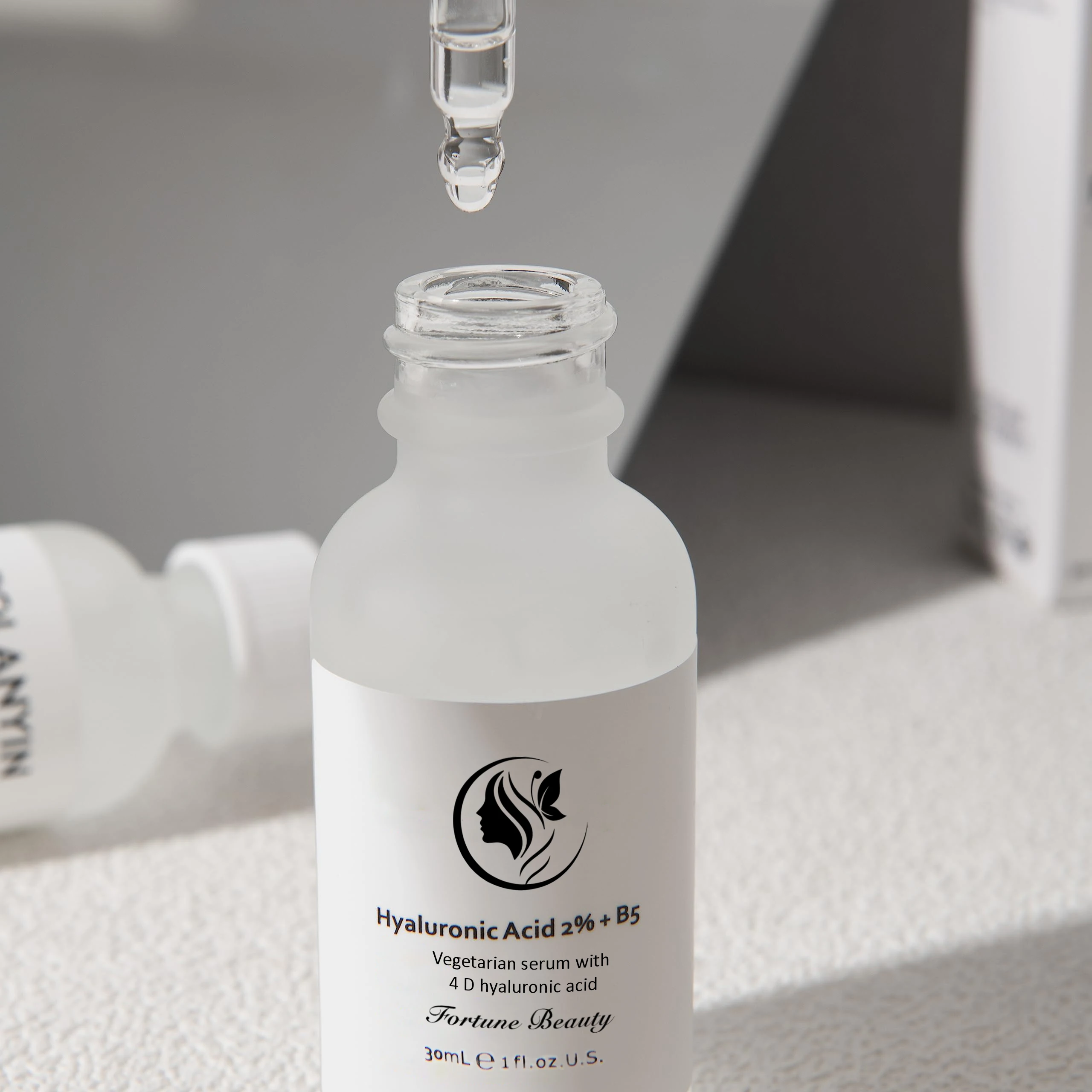 OEM Moisturizing Nourishing 4D Hyaluronic Acid Ultra-Hydrating skincare product Vitamin B5 Organic Facial Serum