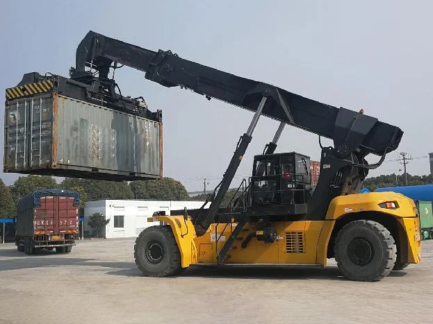 Factory Price CLG2045 45Ton Reach Stacker Container Handler
