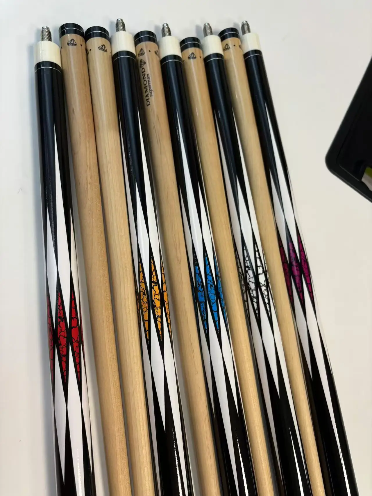 NAIPNI Factory Price  Hot Sale Cheap Price Billiard Snooker Pool Cue for Sale