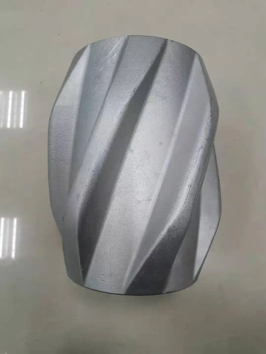 Casted aluminum centralizer