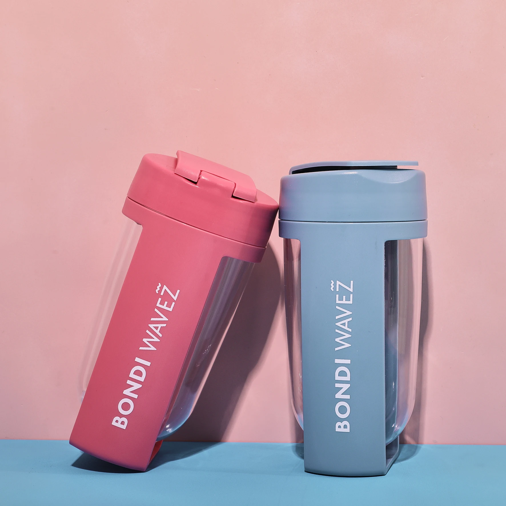 2022 Hot Sell Portable Bpa Free Plastic Gym Protein Powder Shaker Water Bottle 600ml With Ball