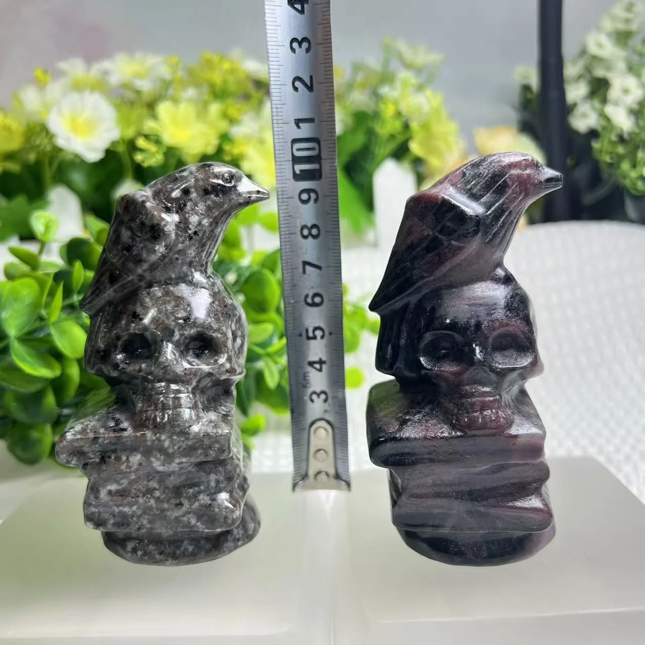 Wholesale Large Crow With Skulls Sculpture Garnet &Yooperlite Raven Skulls Home Decor Spirit Crystal Gift
