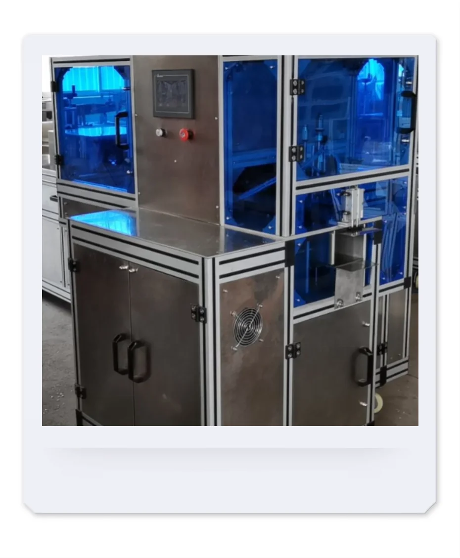 Полностью автоматическая машина для изготовления нетканых пакетов и крышек