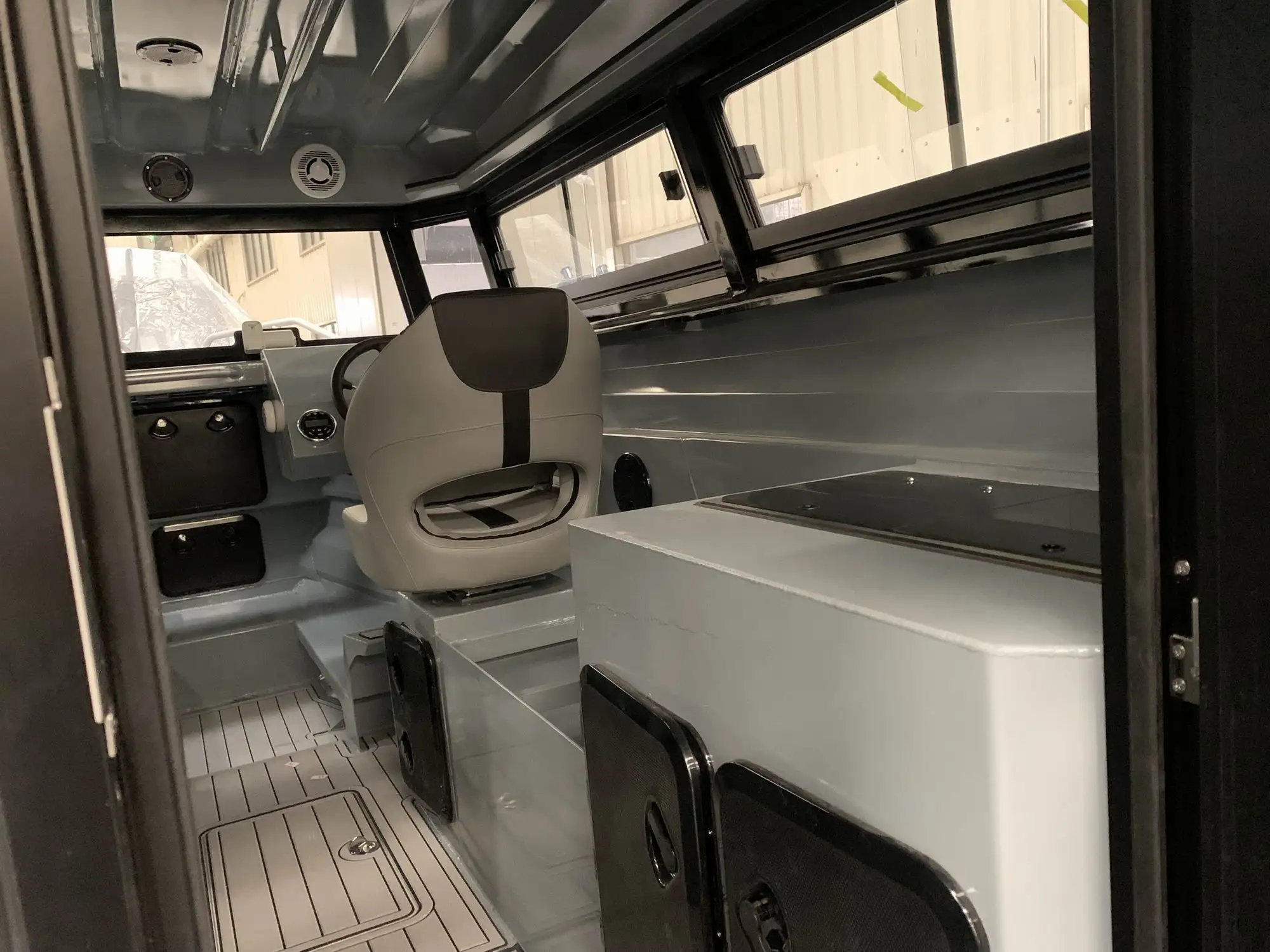 Factory 25ft 7.5m Fishing Cabin Cruiser Pontoon Design deep-V hull luxury yacht Aluminum Fishing Boat with good price