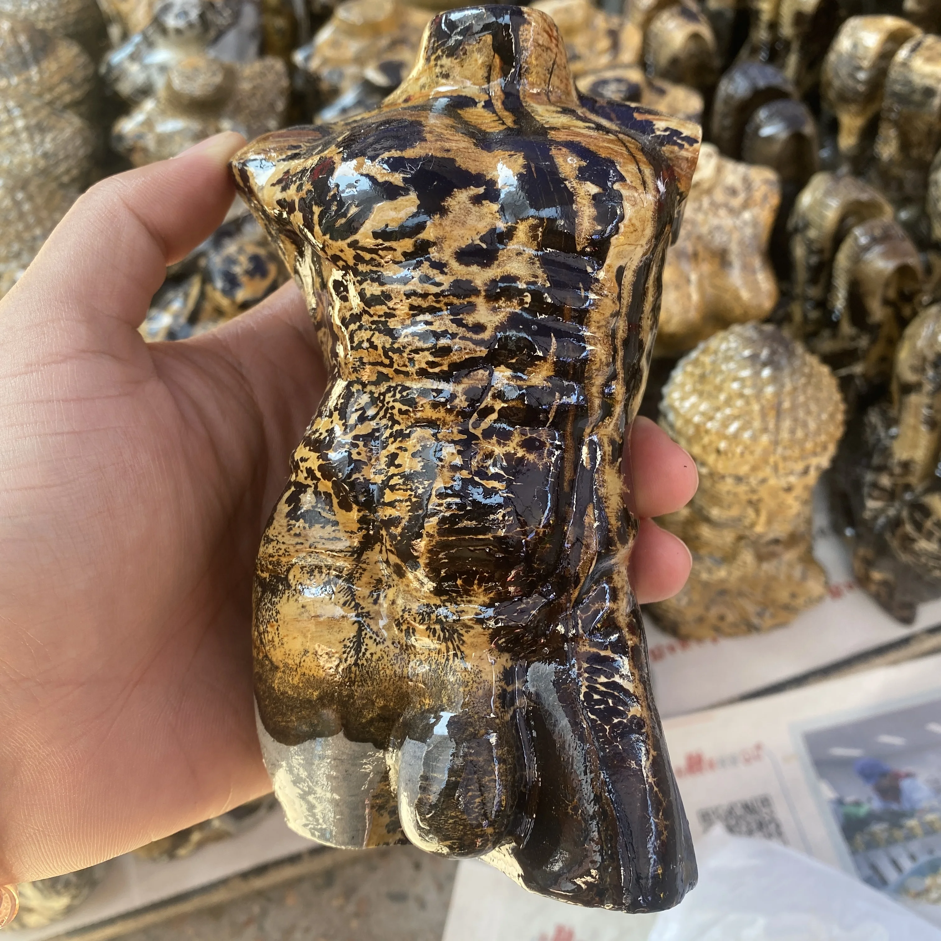 Wholesale Crystal Man Model Craft Natural Crystal Healing Stone Carving Picture Jasper Man Model Statue for home decoration