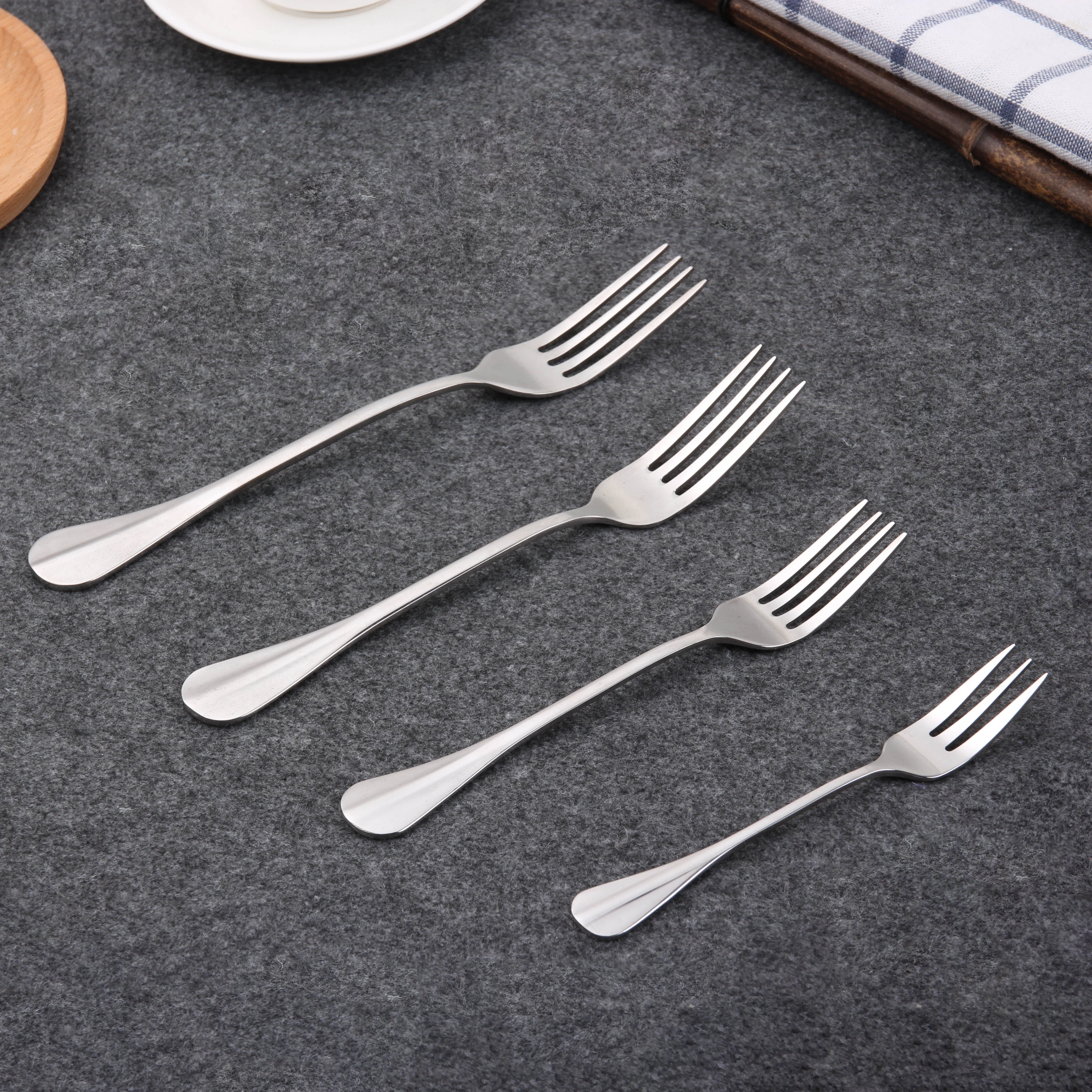 Fashion design hot sale elegant Stainless Steel cutlery set dinner tableware high quality stainless knife spoon and fork set