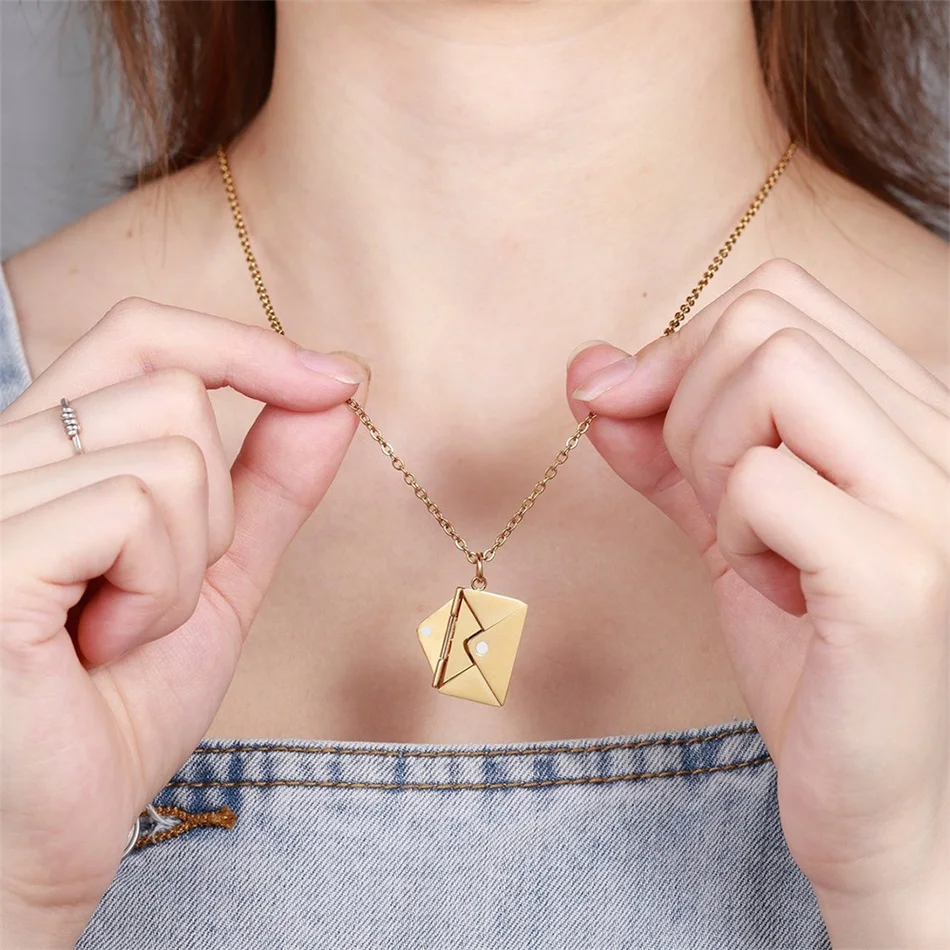14K Gold Plated Stainless Steel Custom Engraved Envelope Pendant Necklace Titanium Steel Love Magnet Envelope Choker Necklace