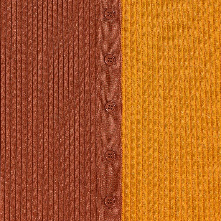 2022 оптовая продажа с фабрики темперамент пригородных одинакового цвета с v-образным вырезом с длинными рукавами на пуговицах с высокой талией на резинке вязаное платье