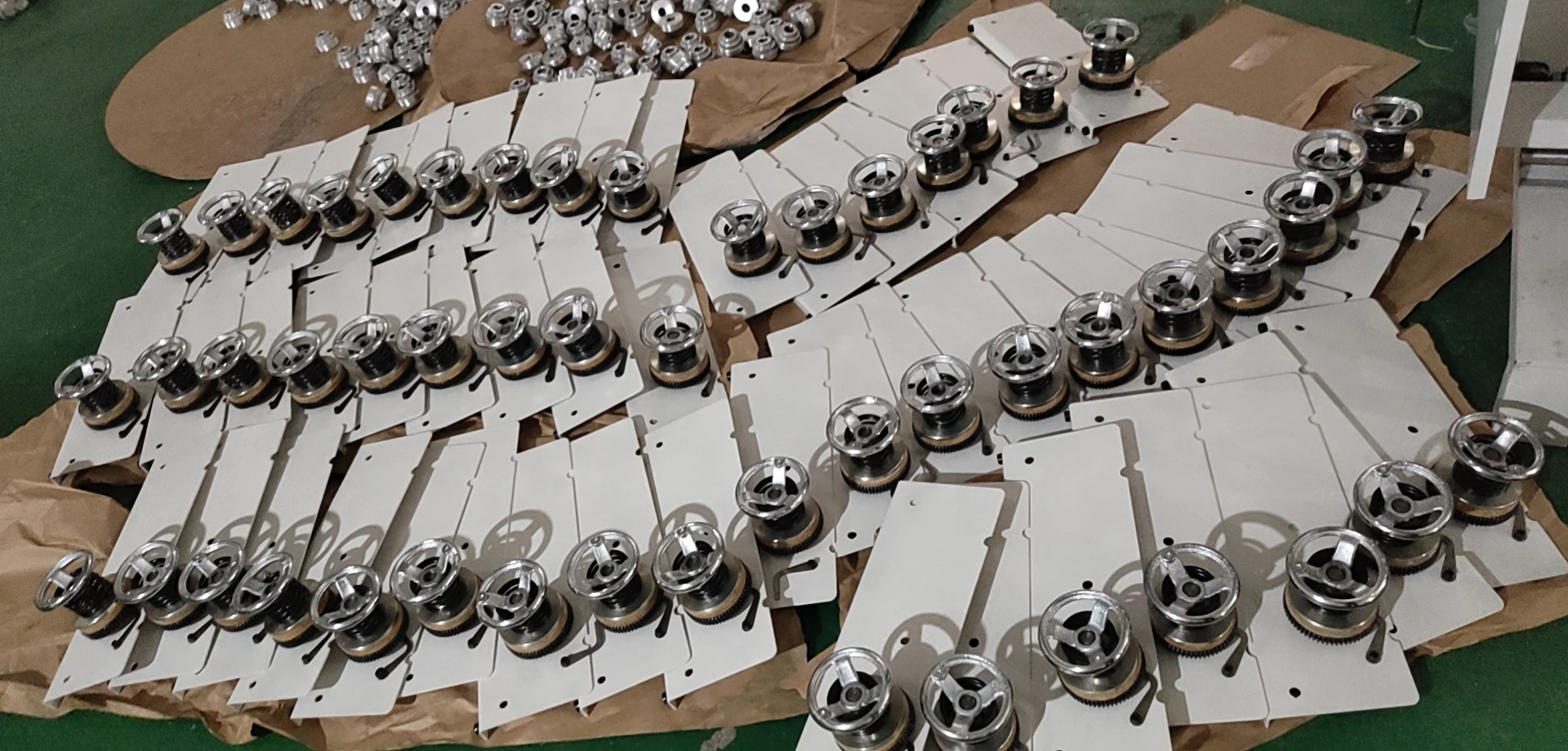 High Speed Expands Honeycomb Paper Wrap Dispenser Machine Auxiliary Equipment Convenient Honeycomb Paper Cutting Machine