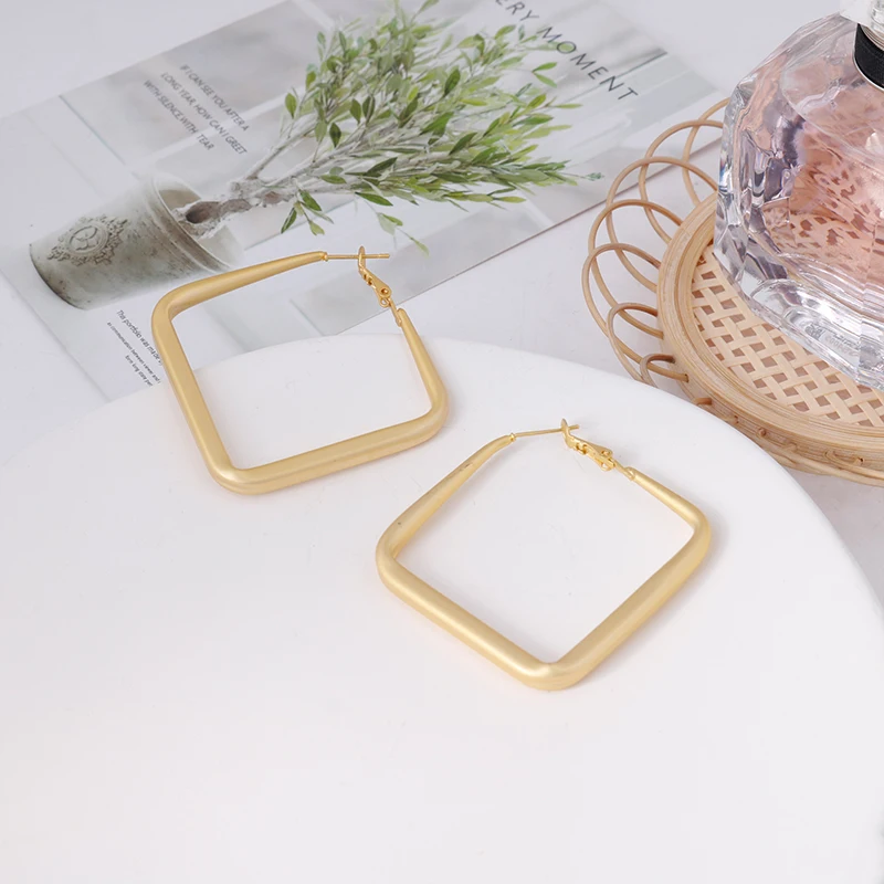 
New design gold-plated large hoop earrings exaggerated geometric square hoop earrings 
