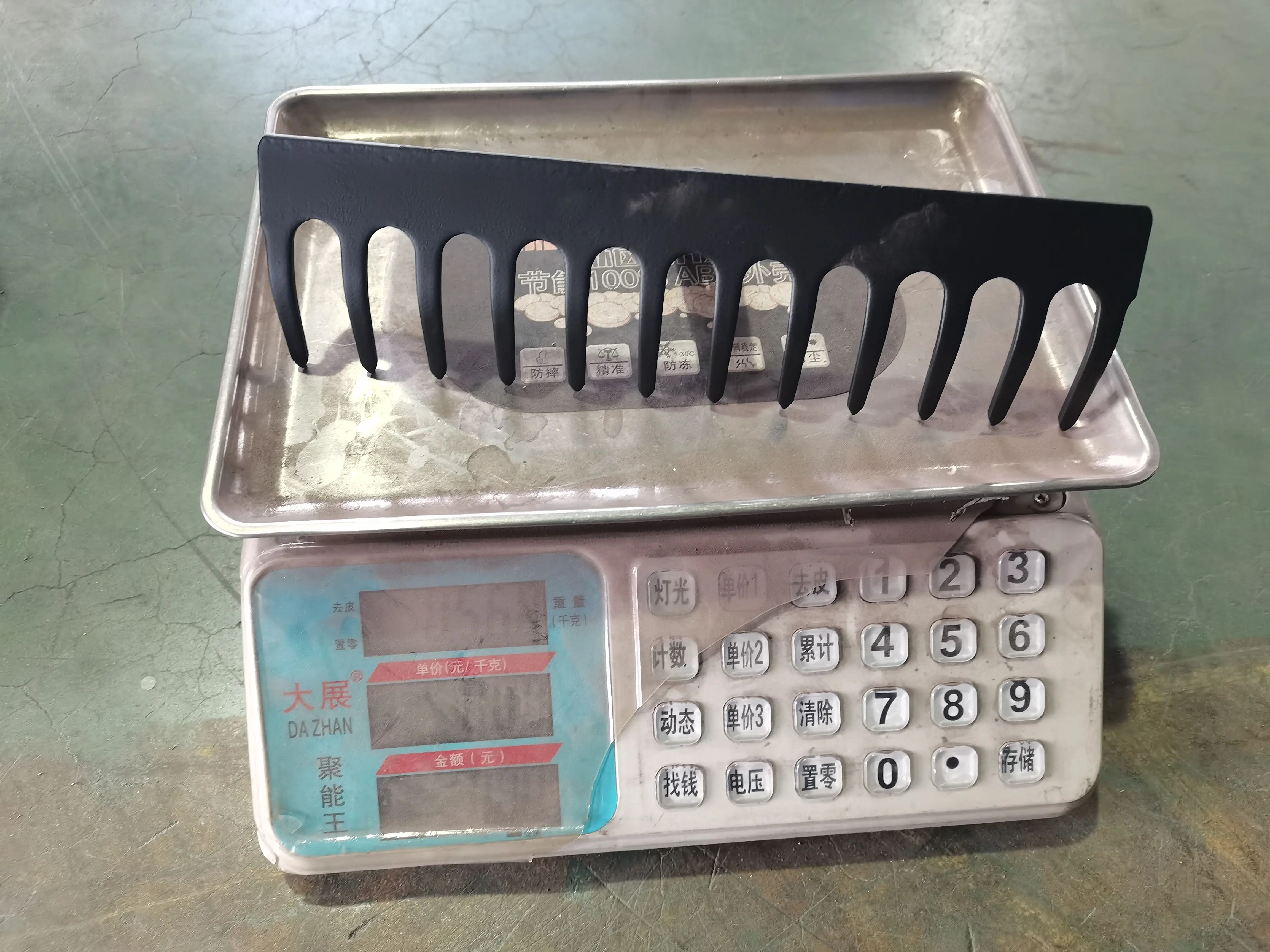 Hantop high quality Garden Tools 16T Lawn Rake factory