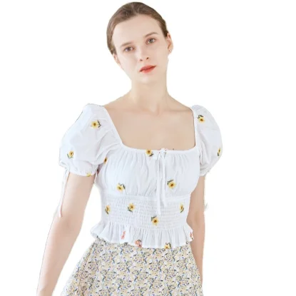 Женская одежда, милая кофта с вышивкой и квадратным вырезом