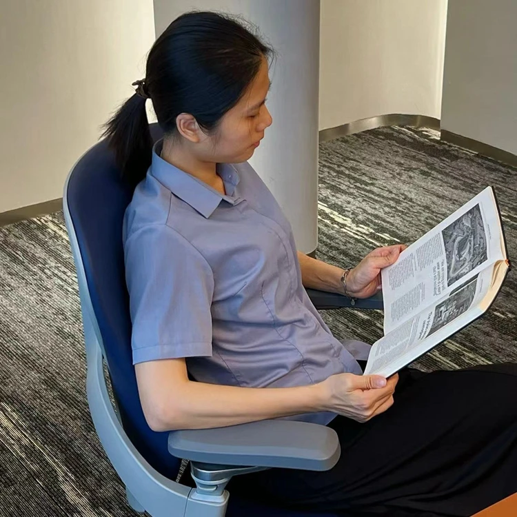 Оптовая продажа офисное кресло из искусственной кожи для конференц-зала с регулируемой средней спинкой эргономичное кожаное