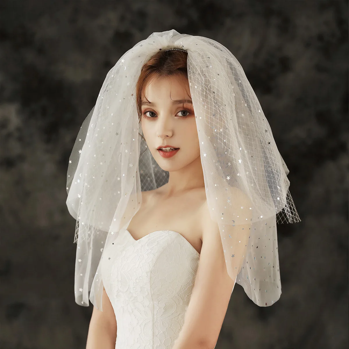 ROMANTIC New Glisten Short Length Lace Wedding Veils Bridal Veil with Comb