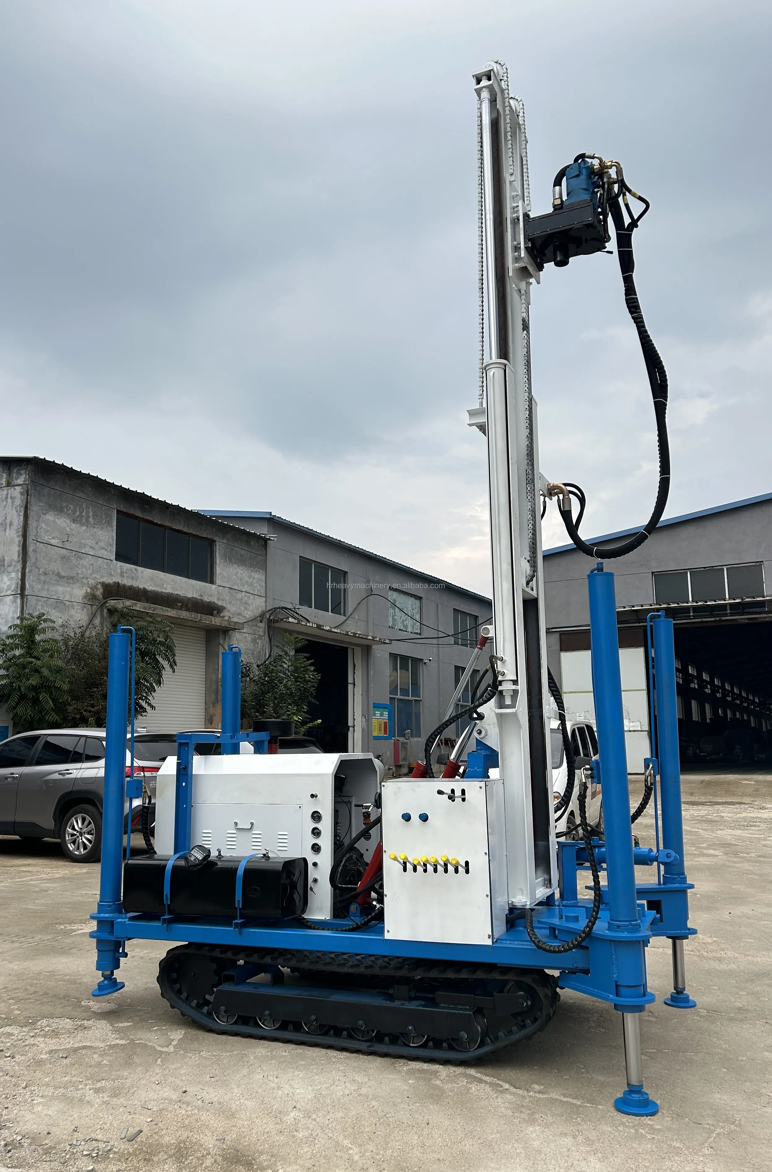 HongRun 300m water and air compressor  drill rig  have track shoe good quality and best price