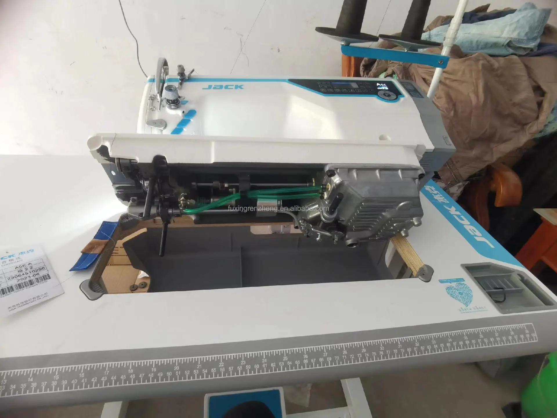 Лидер продаж швейная машина Jack A5E-A lockstitch может регулировать работу машины в соответствии с сшиваемым материалом.