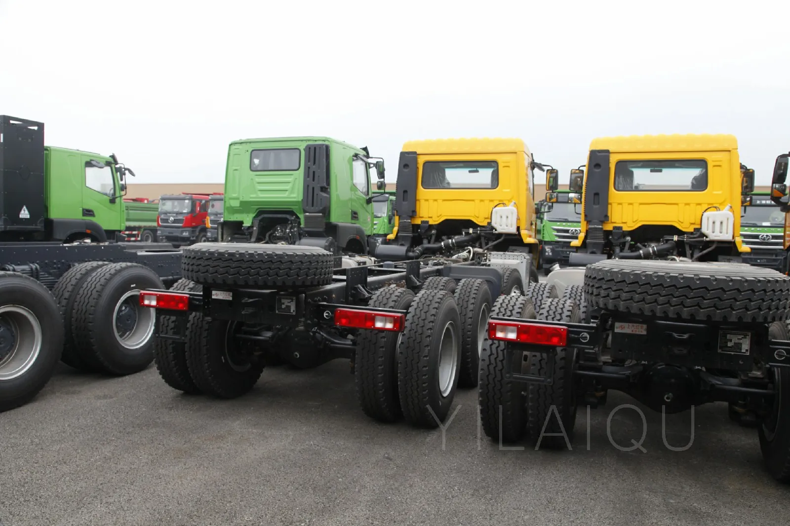 China Brand Heavy Duty Truck SAIC Hongyan genpaw H6 240HP 4X2 9.6M Van Truck CQ5187XXYEY05711J HY genpaw Tractor Truck Cargo Van