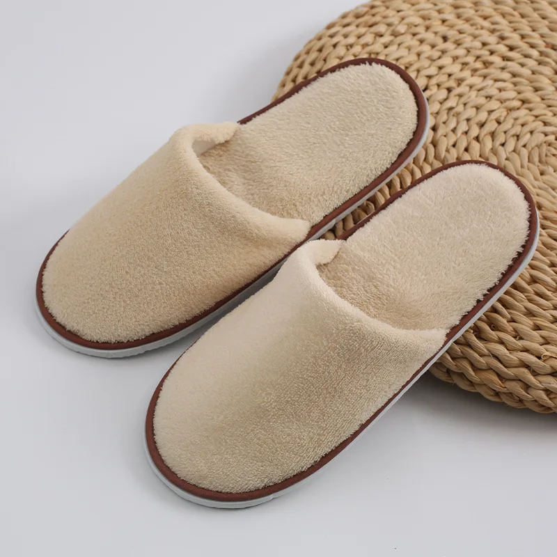 Customized Luxury Coral Fleece Room Slippers Closed Toe Disposable Soft Slipper Hotel Amenities