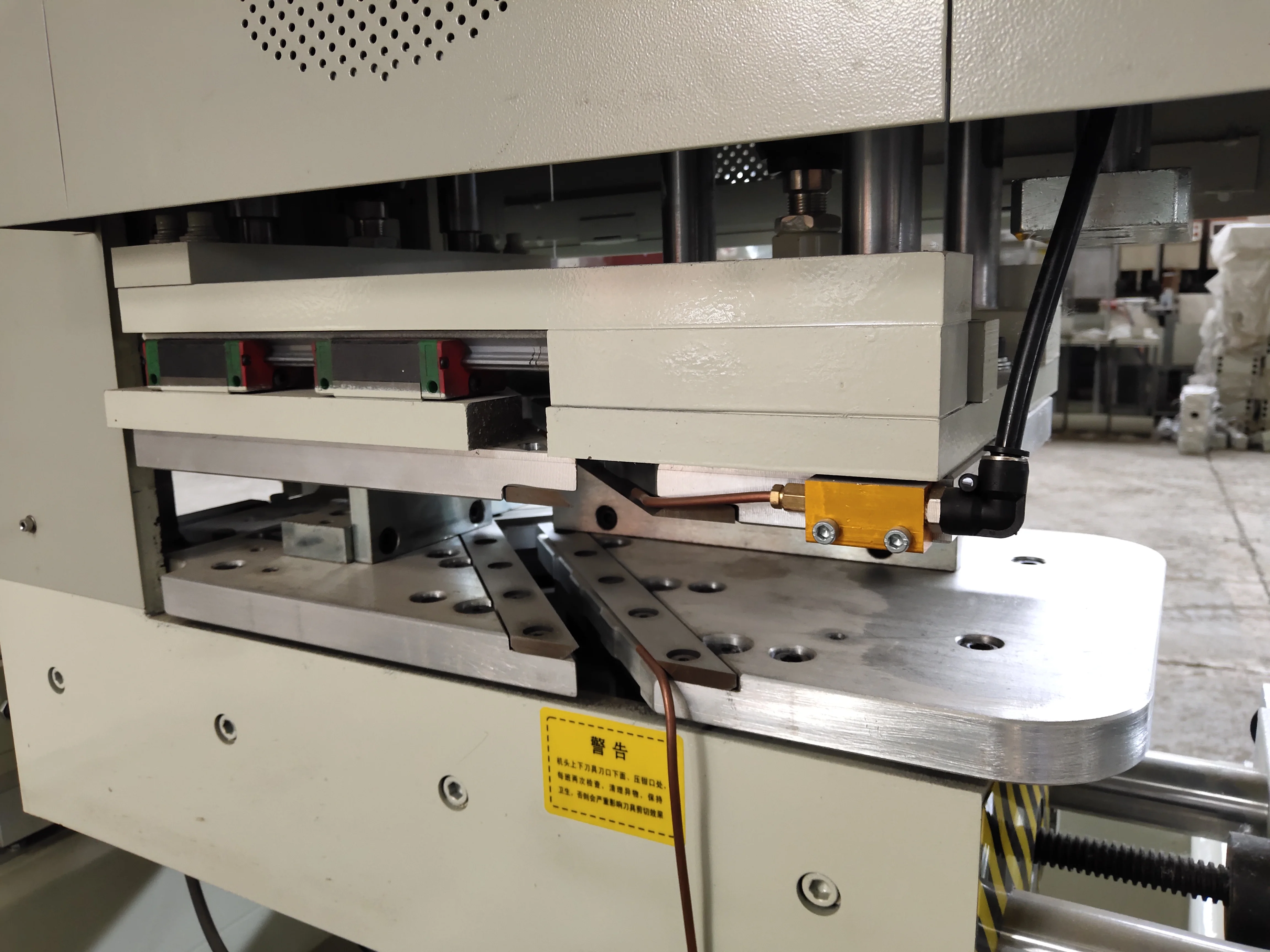 Two Heads Welding Machine for Pvc Profiles Upvc Window Making Machinery Cnc Machine Double Side Seamless Provided PLC 100% 900