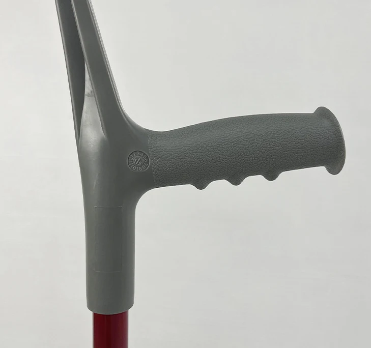 Comfortable Adjustable Aluminum Underarm Crutches Axillary Crutches For Injuried Elderly Walking Elbow Crutches