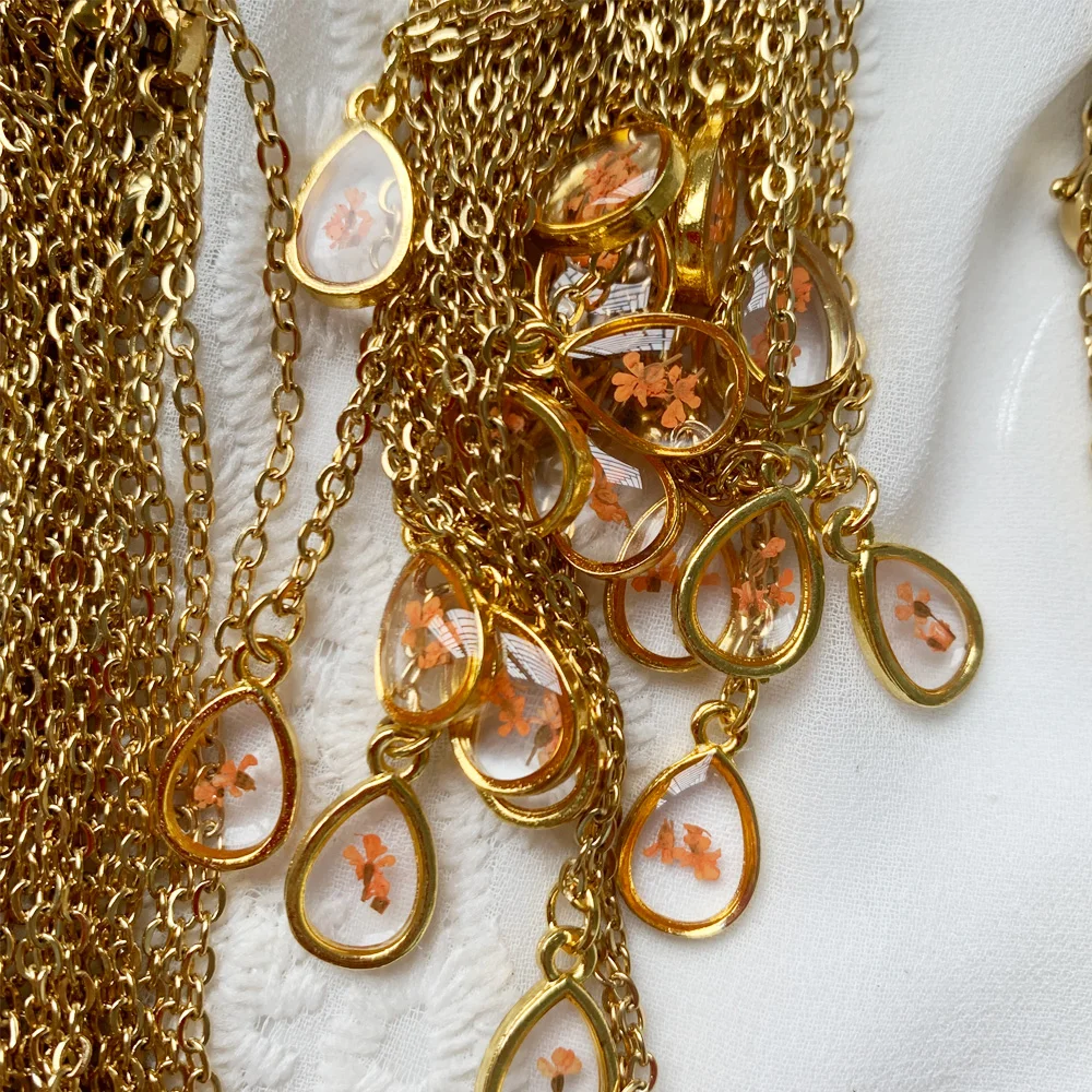 Different Color Chinese Factory Clear Gold 4 Leaf Clover Water Drop Resin Dried Flower Necklace