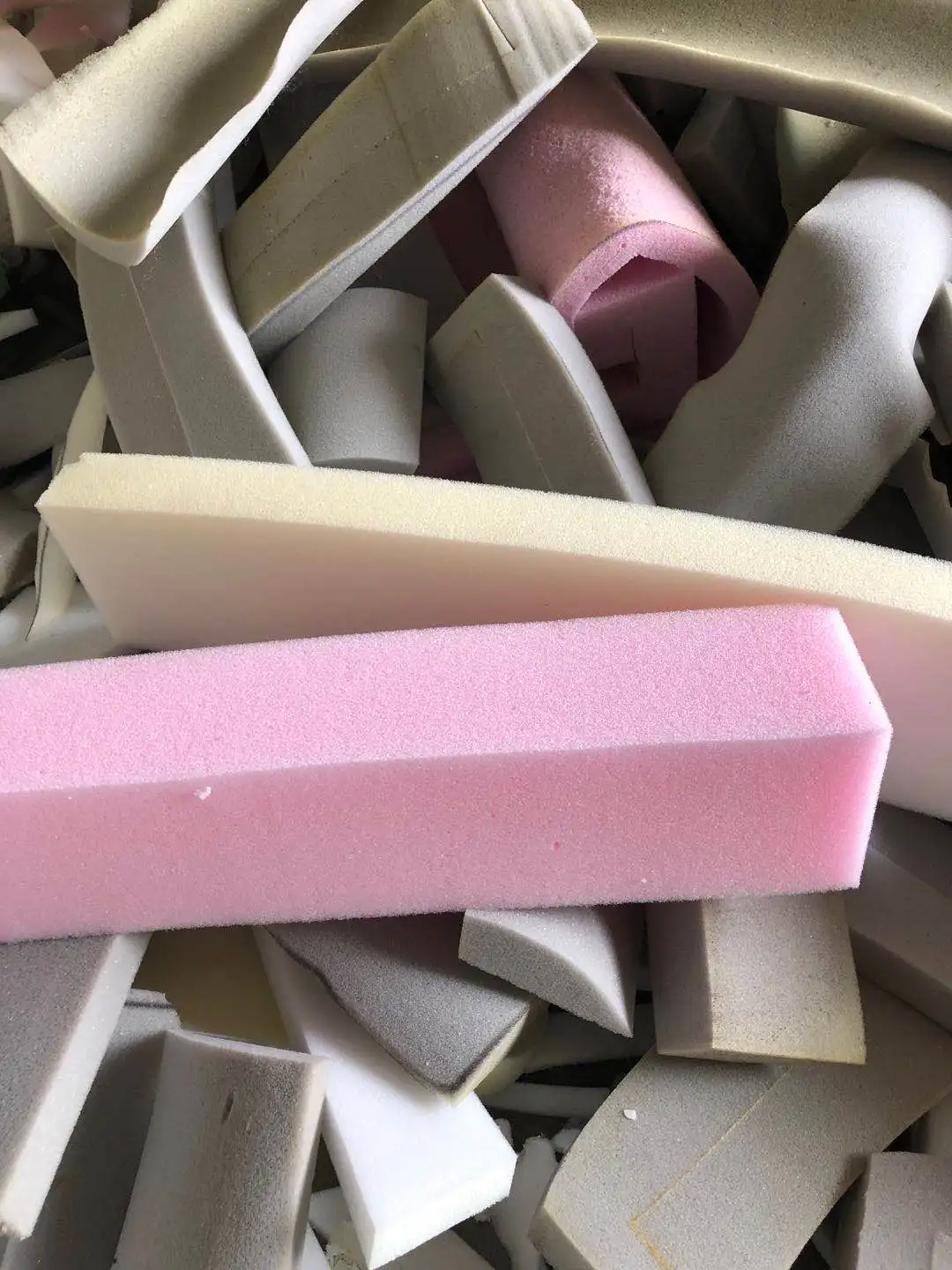 15-30 кг/м3 искусственная пена, сжатый лом в тюках около 600 кг/тюк для продажи