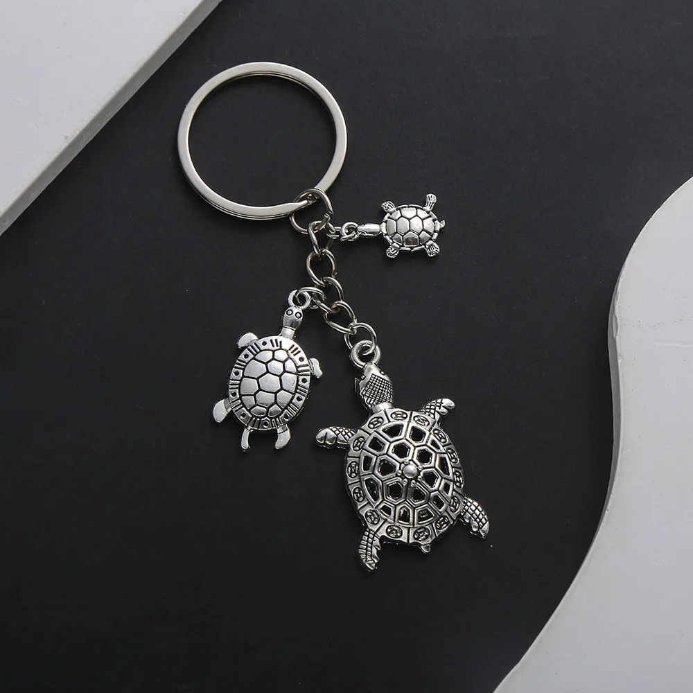 Exquisite turtle zinc alloy keychain pendant simulation ancient silver electroplating personalized animal key car pendant