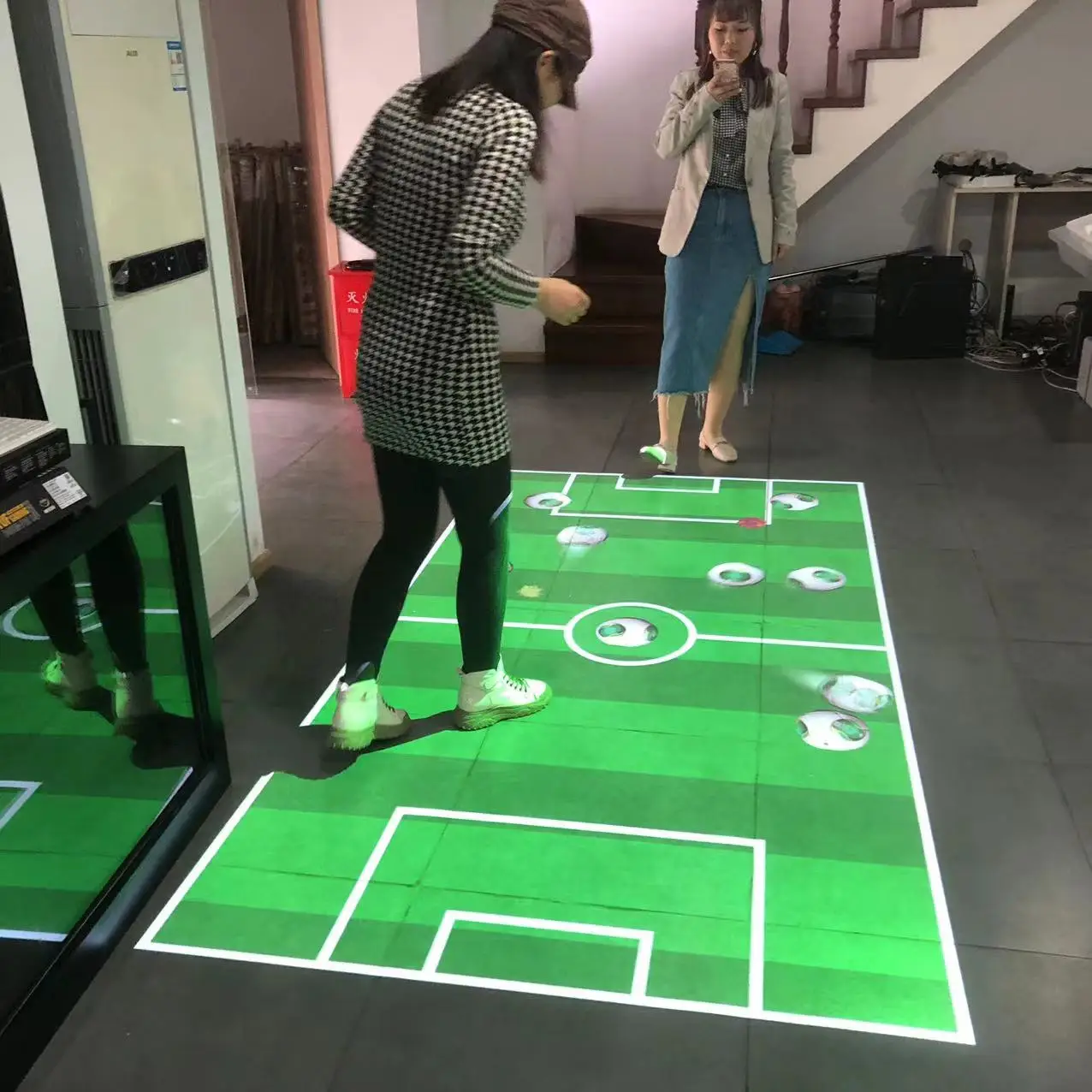 Interactive floor system/software for advertising Ocean theme interactive floor projection system game with magic device