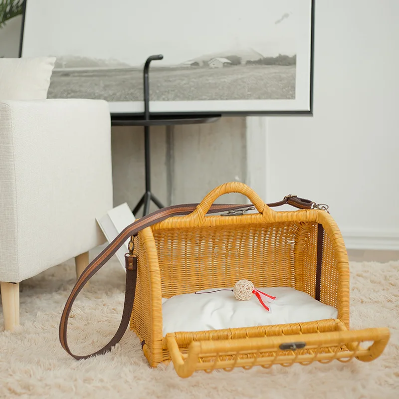 Rattan Weaving Cat Carrying Bag Breathable Large Capacity Cat Bag Pet Carrier Portable Handmade Pet Carrier Bag
