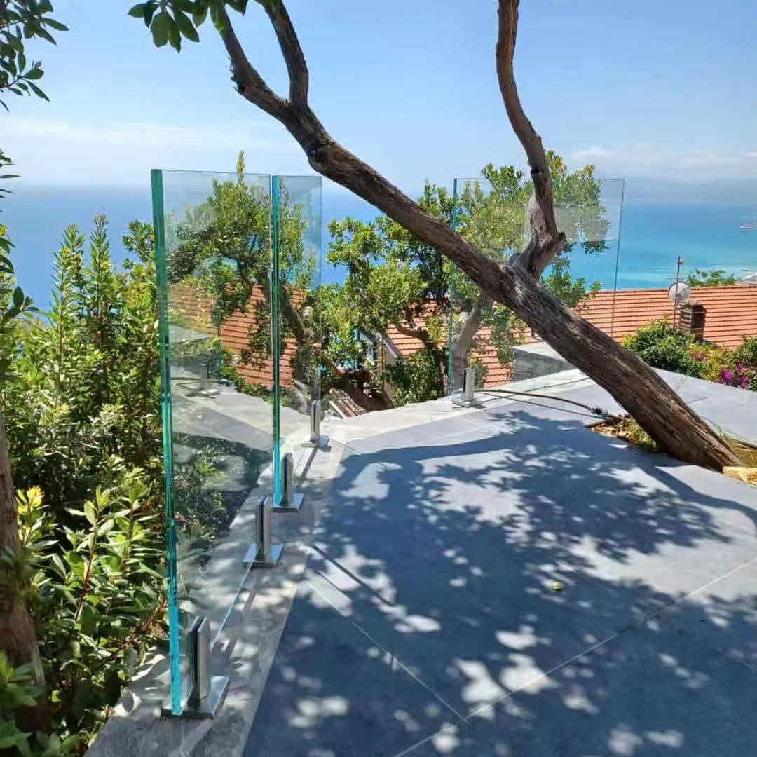 Frameless Glass Balustrades Stainless Steel Spigots Outdoor Balcony Glass Fence