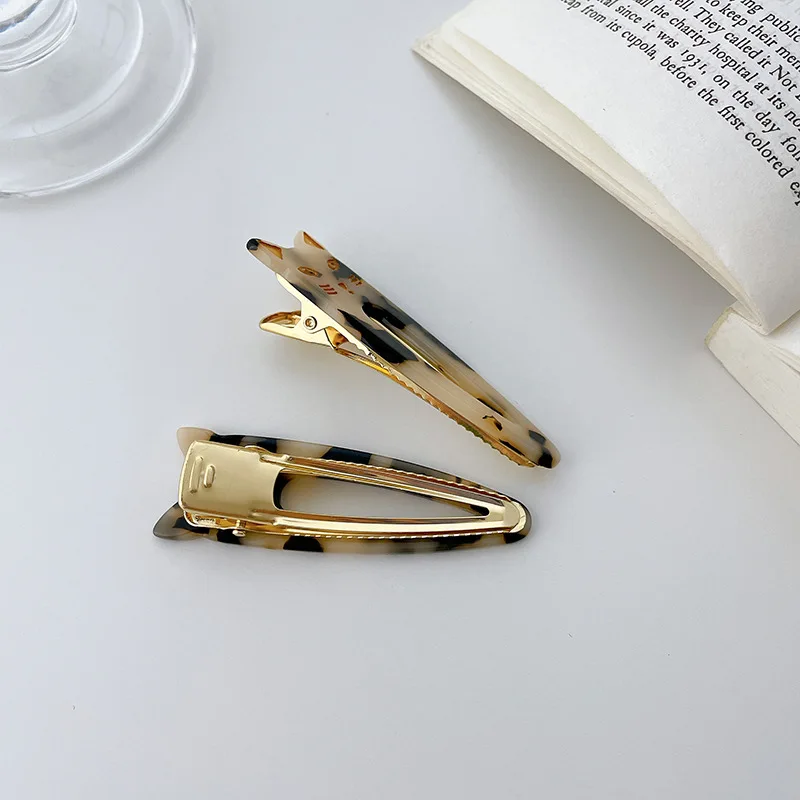 South Korea Chic retro green temperament grab clip French fresh olive green totem stitching acetic acid hairpin shark clip