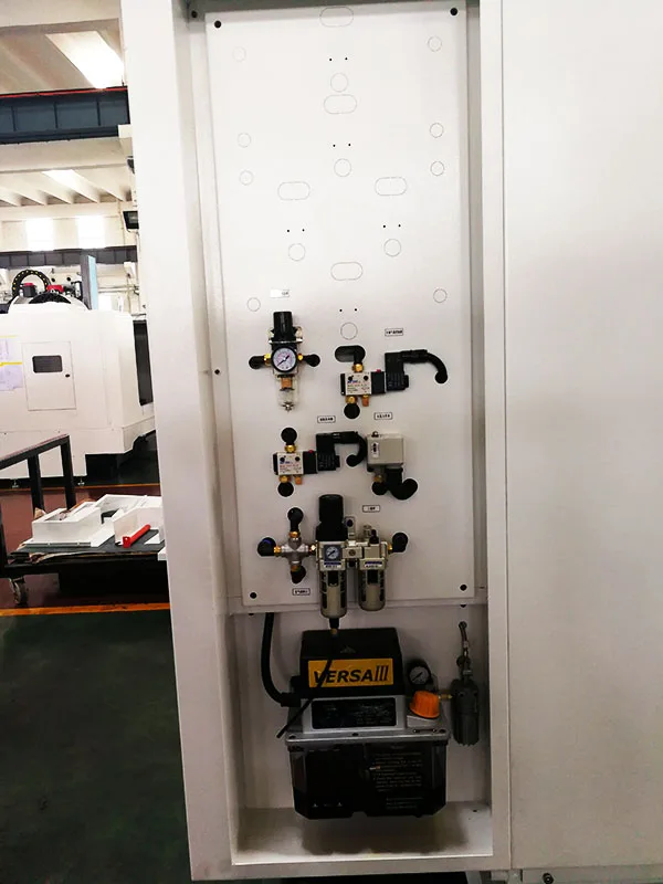 VMC855 4 Axis CNC вертикальный с ЧПУ фрезерный станок обрабатывающий центр