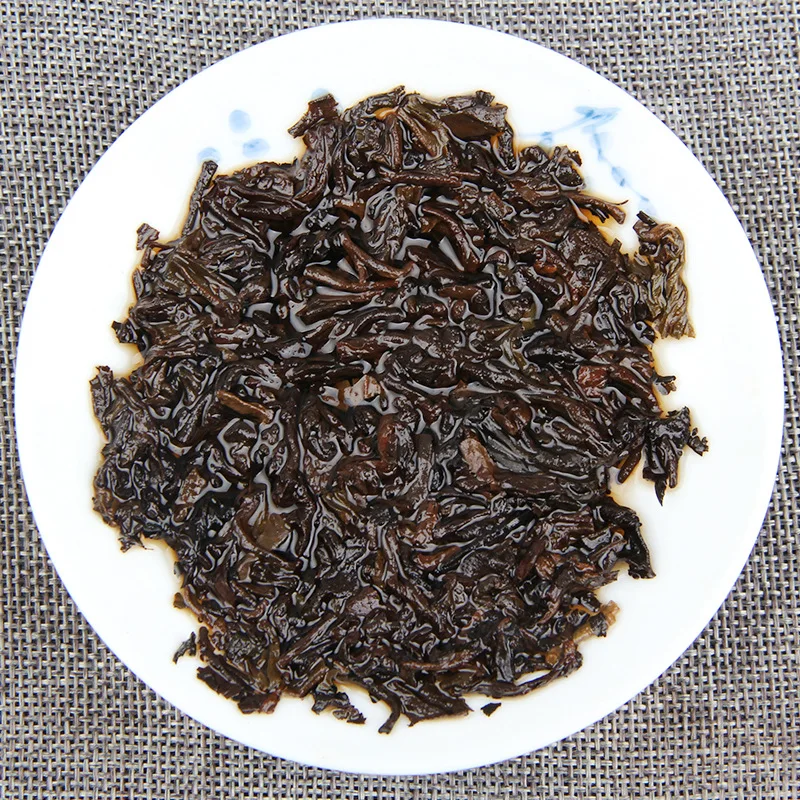 Puer tea cake, Menghai Chenxiang, fermented Pu Er in 357 grams, Yunnan Qizi Chabing