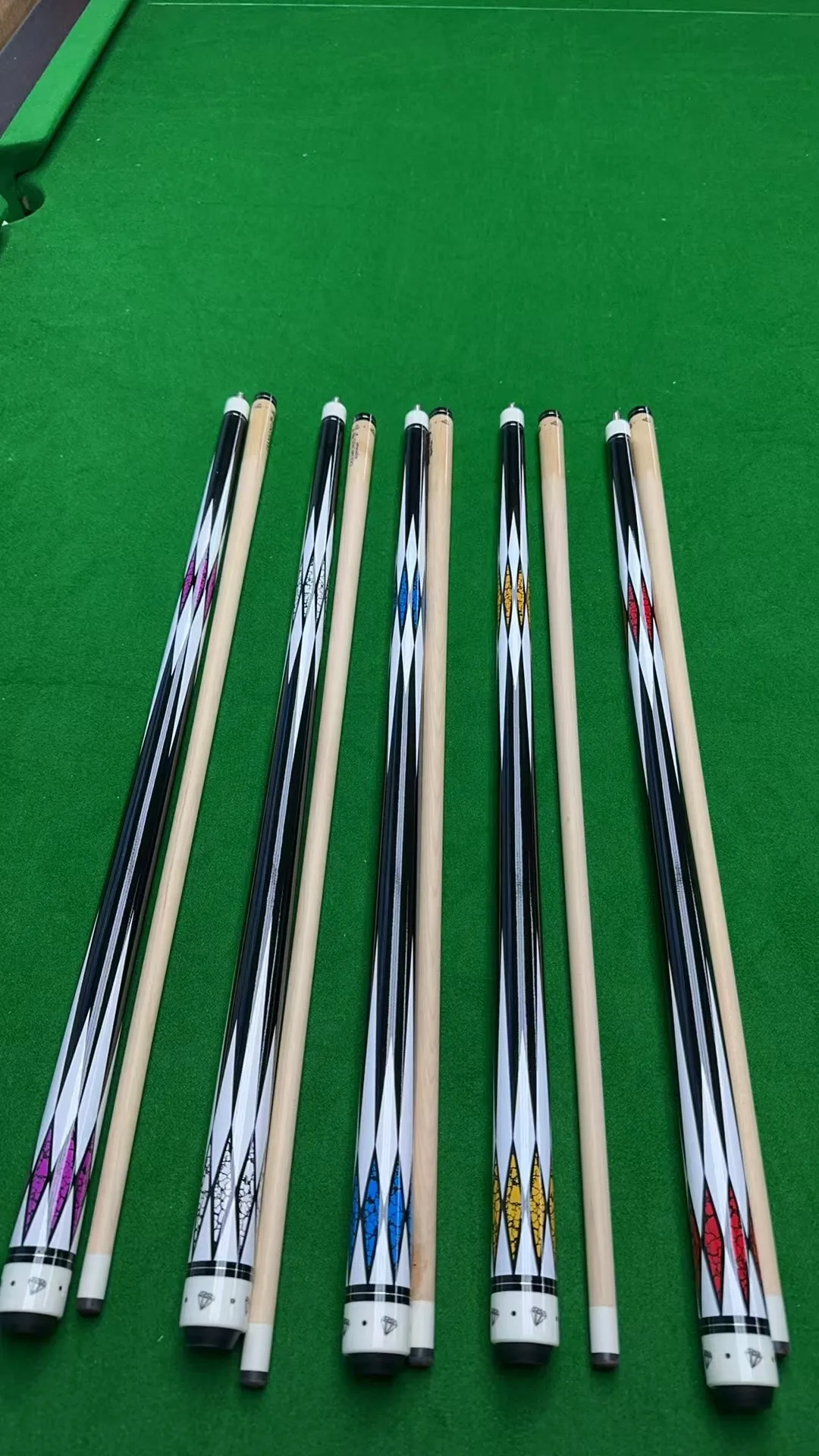 NAIPNI Factory Price  Hot Sale Cheap Price Billiard Snooker Pool Cue for Sale