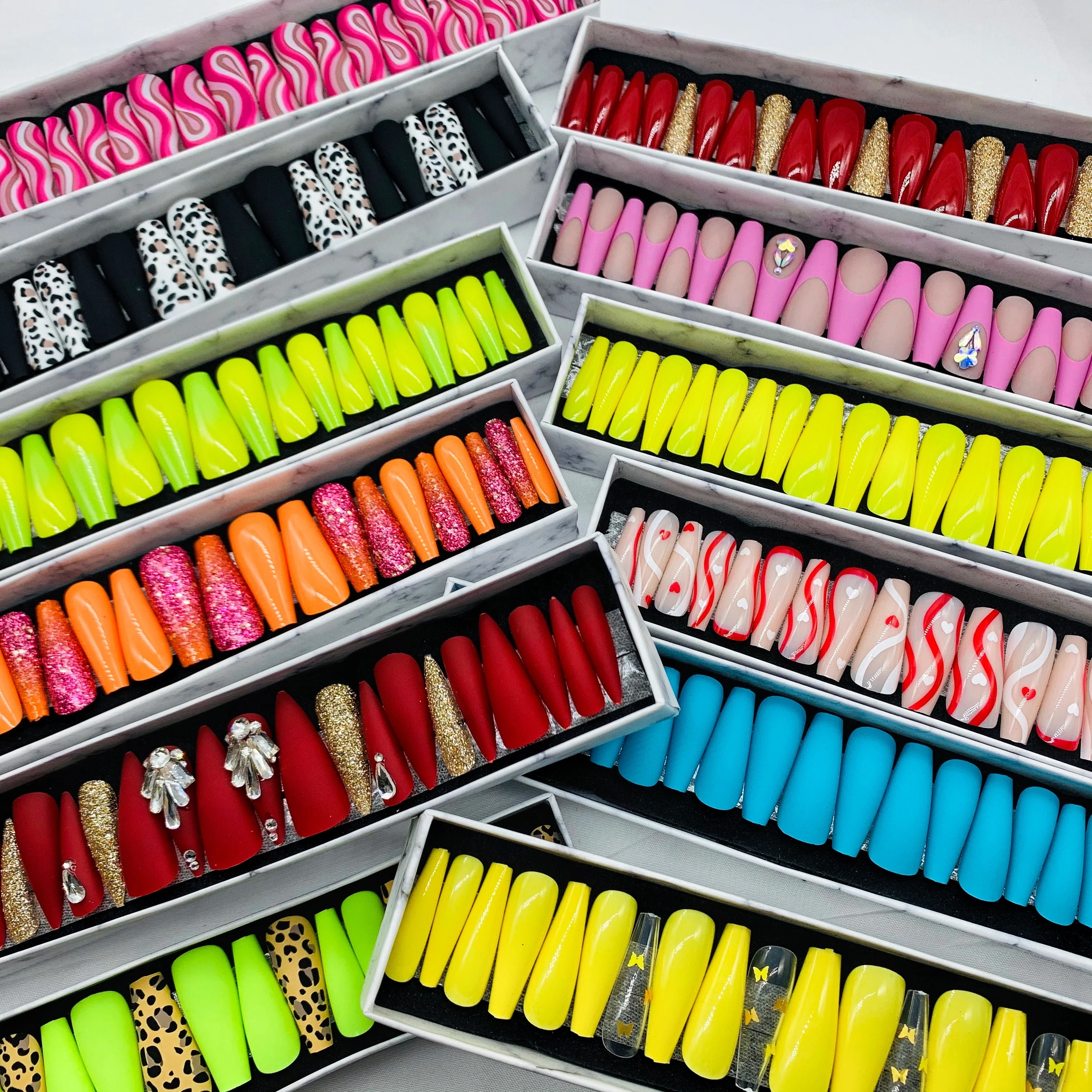 Wholesale 24pcs Acrylic Handmade Packaging Customize Logo Artificial Fingernails Luxury Designer Press On Nails