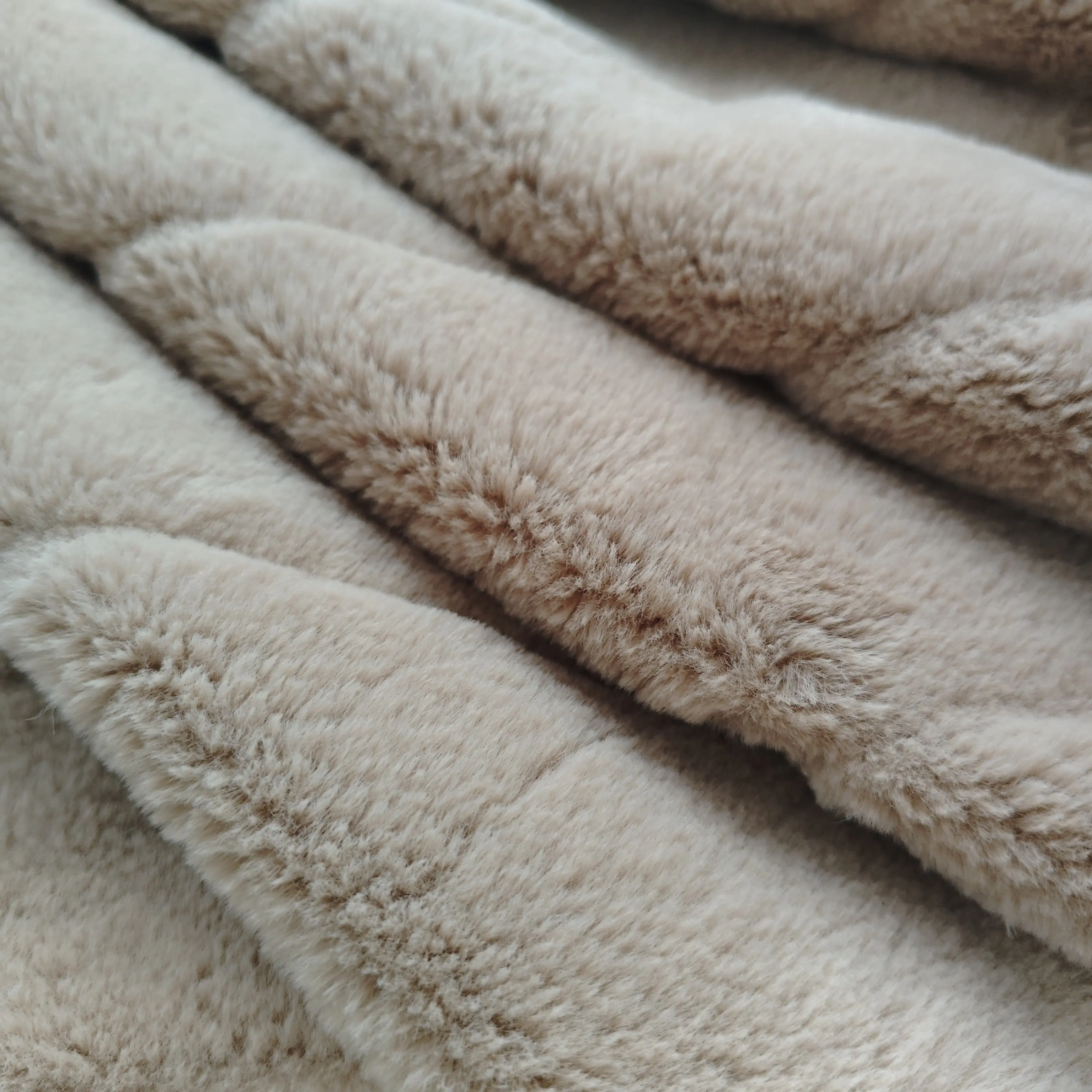 100% Polyester Fabric Premium Quality Rabbit Hair Scissors  155cm 380gsm