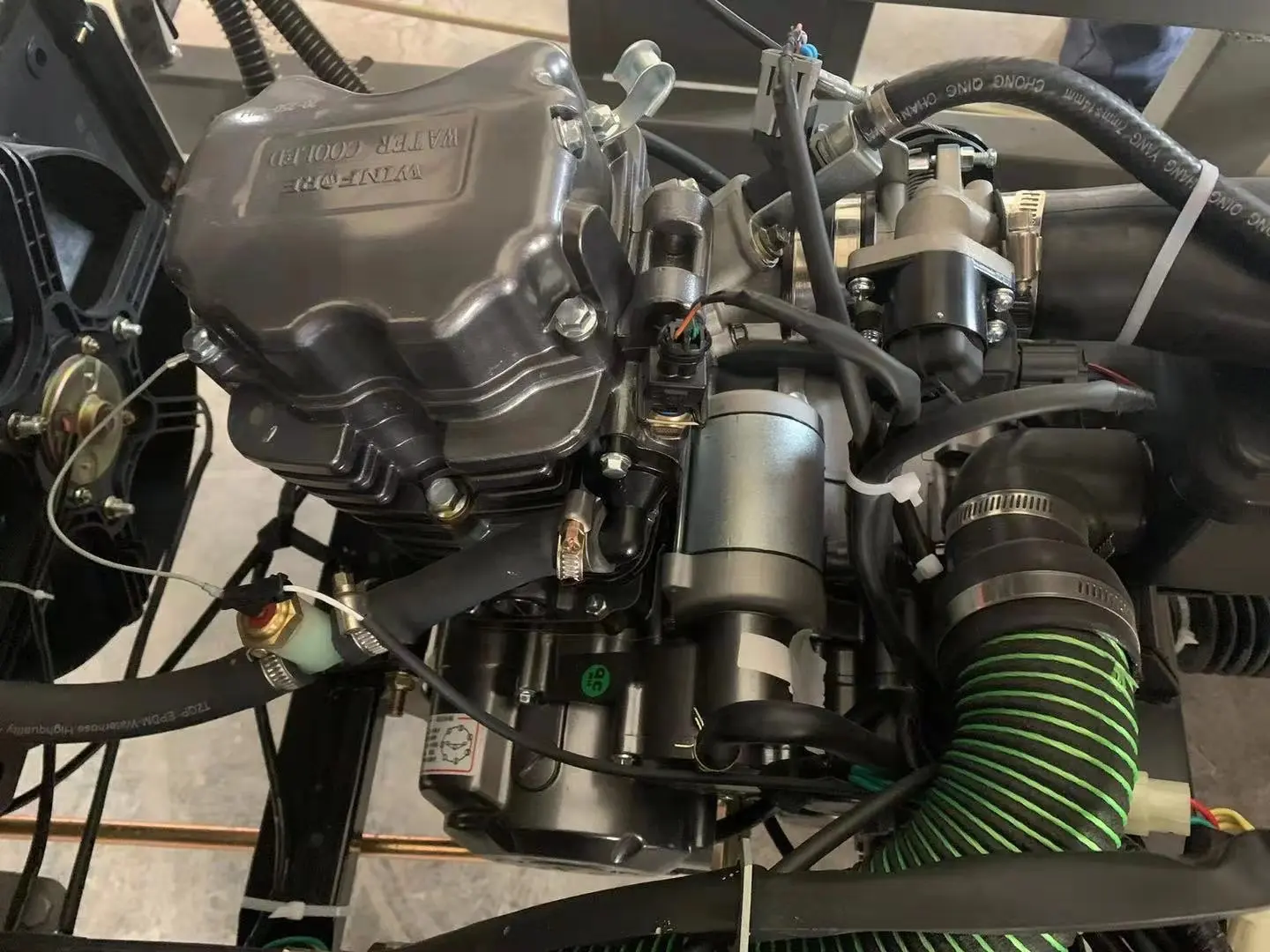  250cc motocarga con tres ruedas gasolina triciclo cabina que venta en