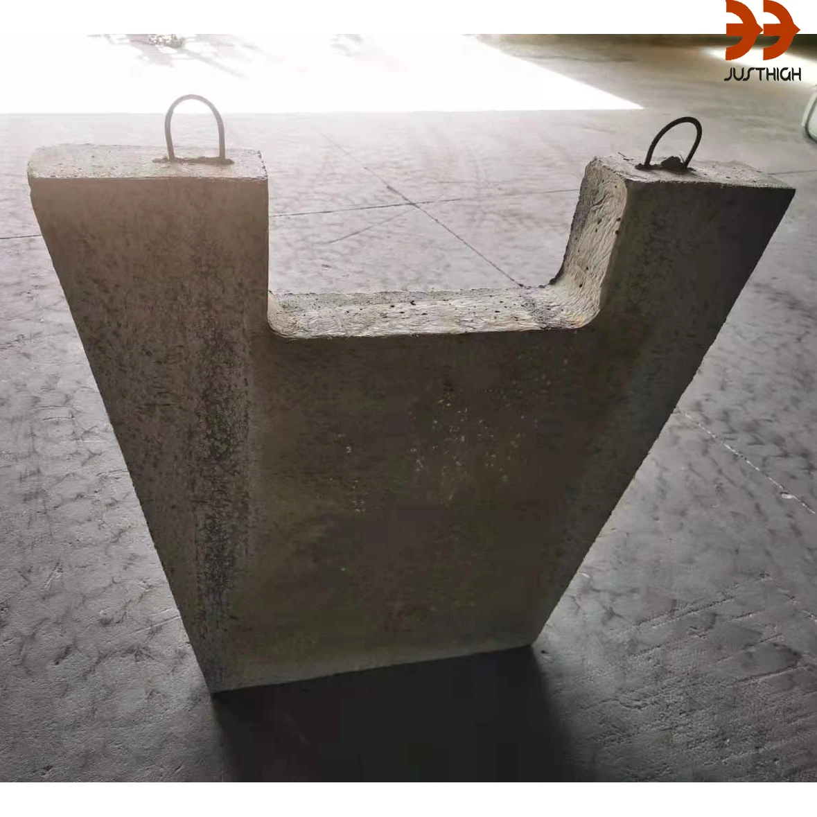 DBM or olivine production cast brick slag retaining wall for converter