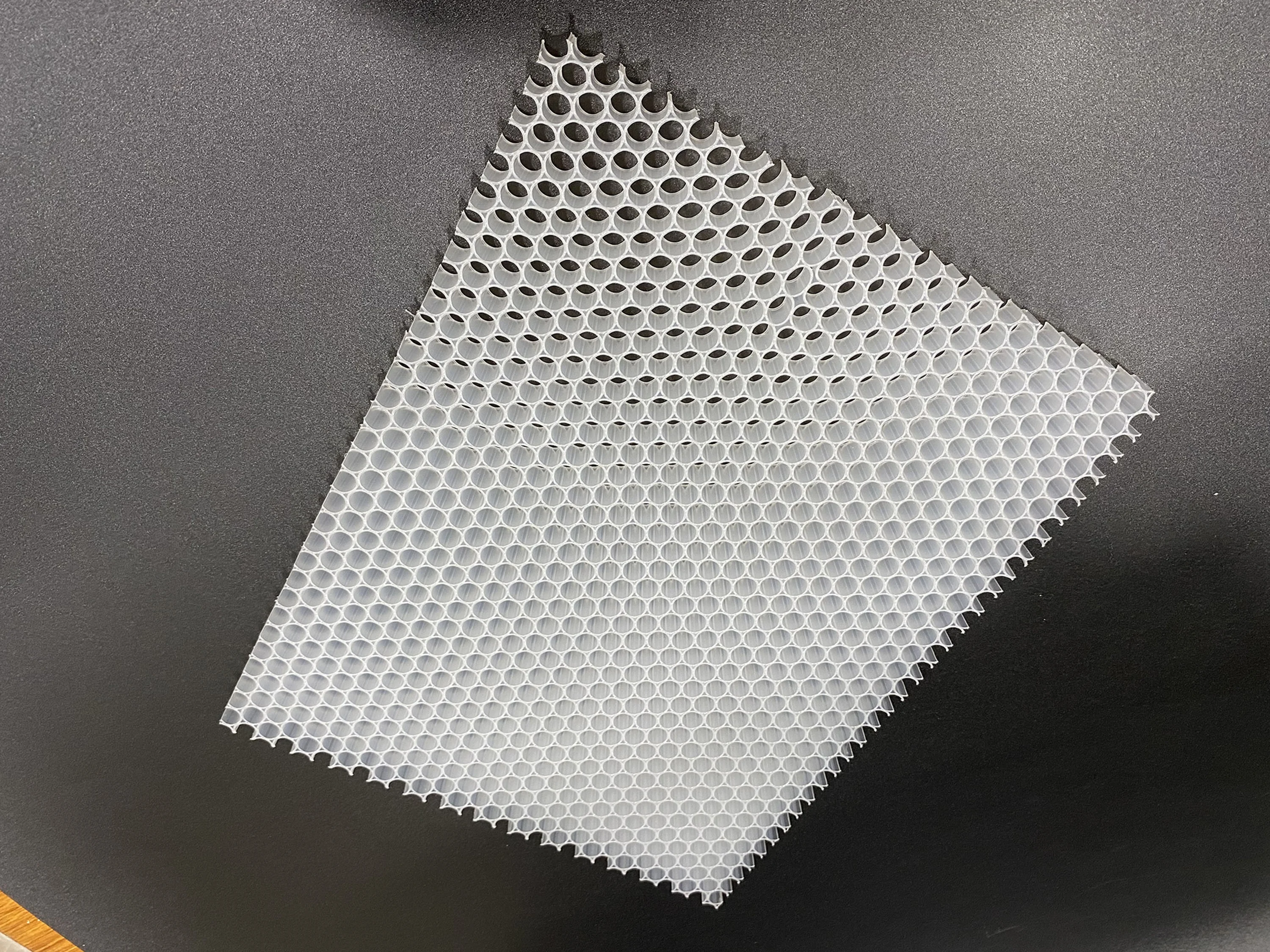 PP honeycomb core  PP honeycomb panel  for truck  freezer  refrigerator truck  for Lightweight and thermal insulation