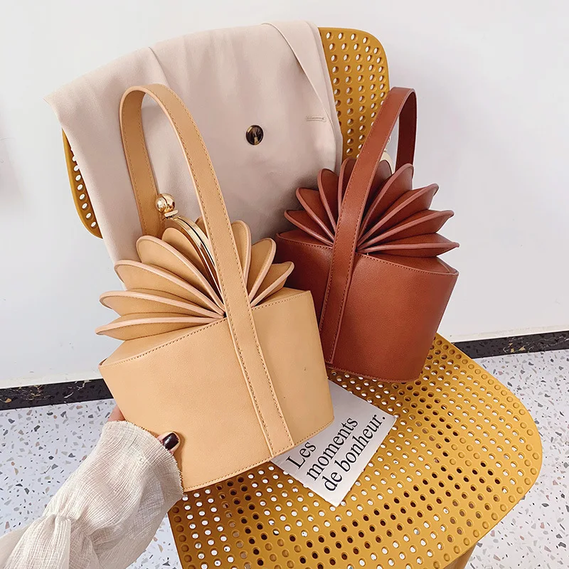 Pineapple bag 2020 new personality portable bucket  clip mouth organ bag European and American fan popular female bag