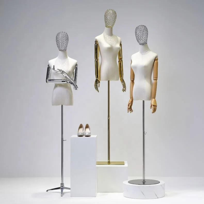 Женский хромированный манекен