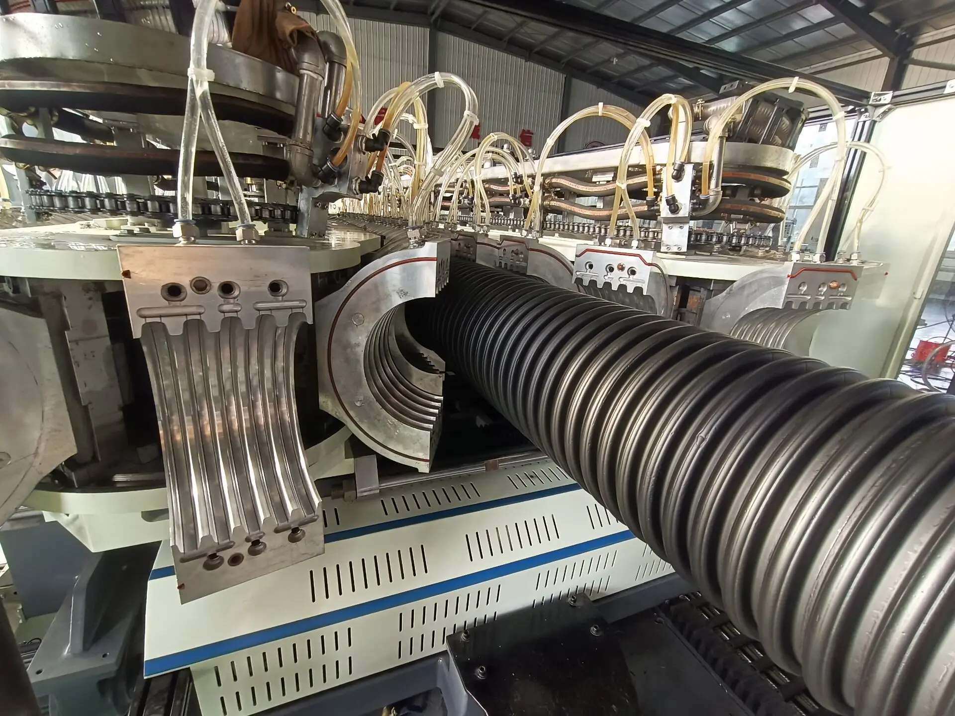 DWC pipe extruder machine manufacturing double wall corrugated HDPE underground drainage pipe